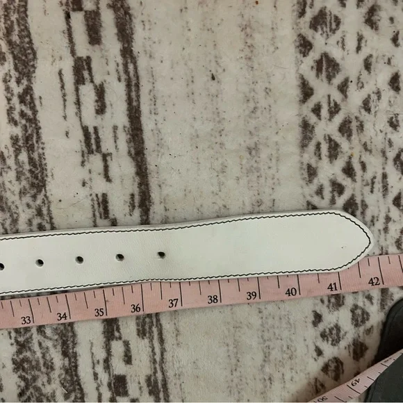 Johnston and Murphy Men's White Leather Belt, EUC size 34